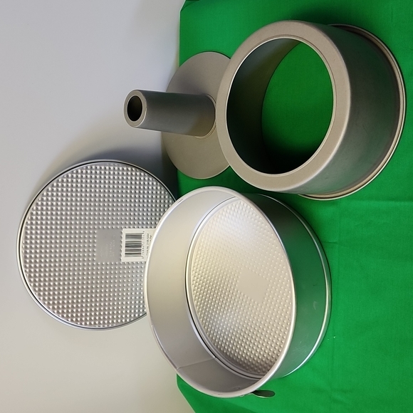 Wilton Kitchen Wilton Cheesecake Pan And Angel Food Cake Pan Poshmark